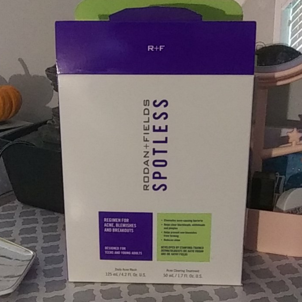 Rodan and feilds skincare set